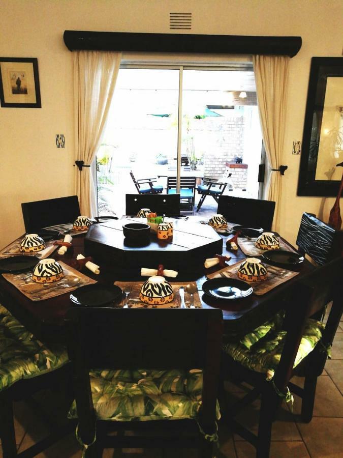 Bhangazi Lodge Bed & Breakfast Saint Lucia Estuary エクステリア 写真