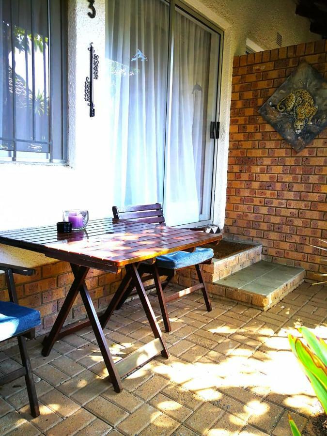 Bhangazi Lodge Bed & Breakfast Saint Lucia Estuary エクステリア 写真